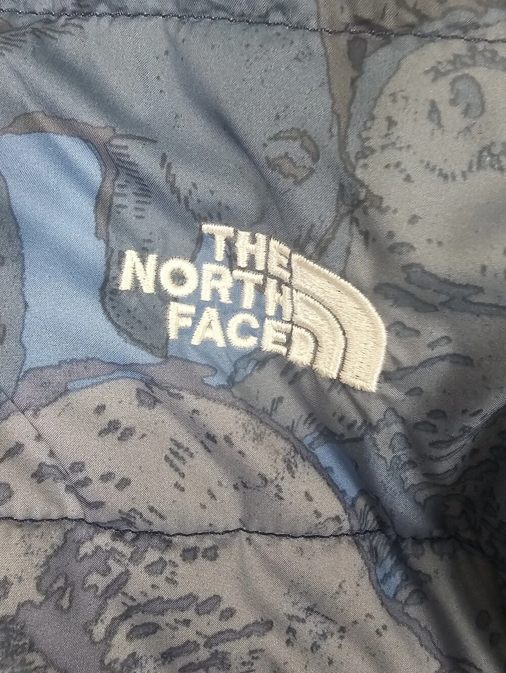 The North Face Toddler Puffer Jacket  Navy Camo Hood Reversible Sherpa  Sz 3T